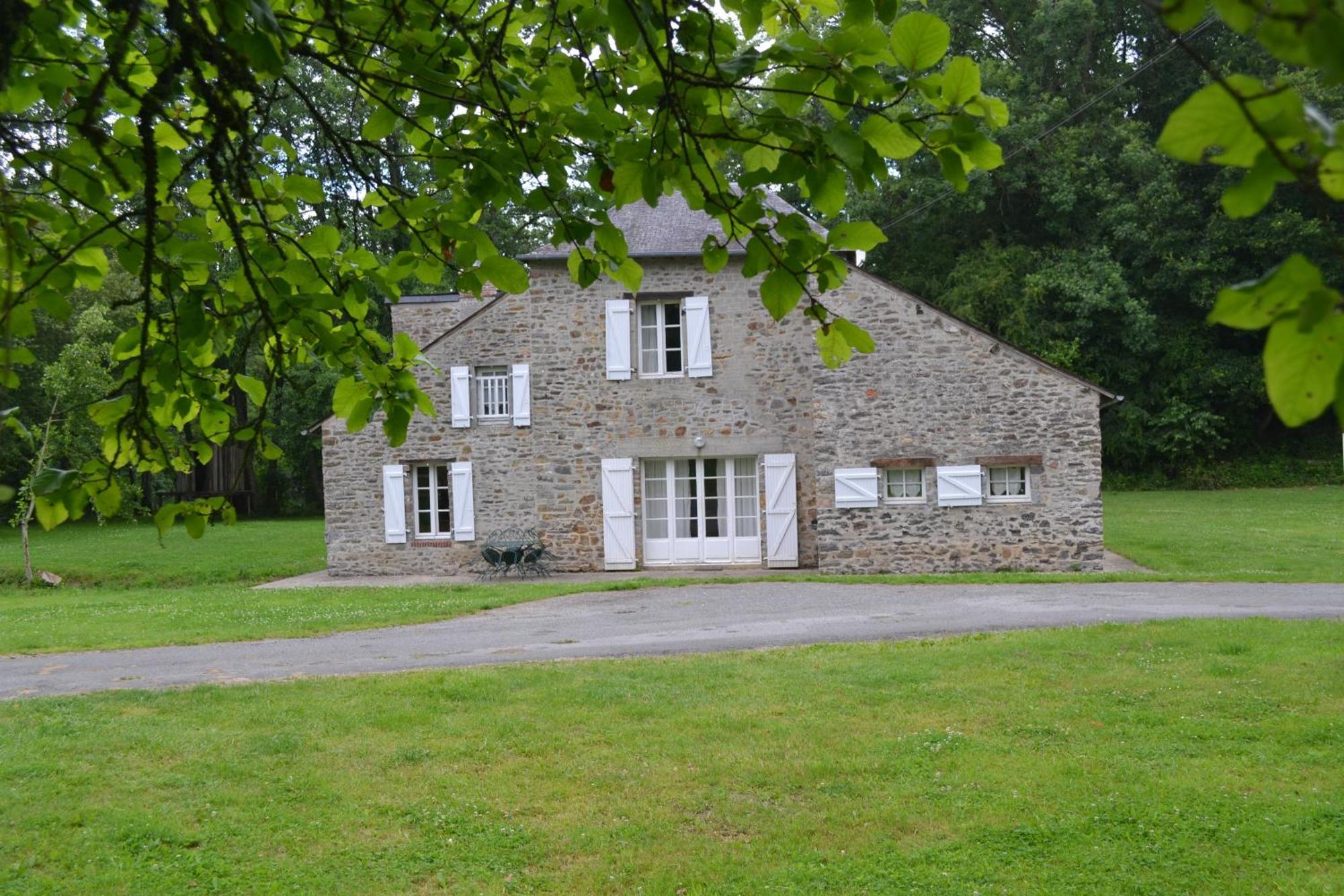 Domaine Des Vaulx - Locations De Cabanes Insolites La Baconniere Экстерьер фото
